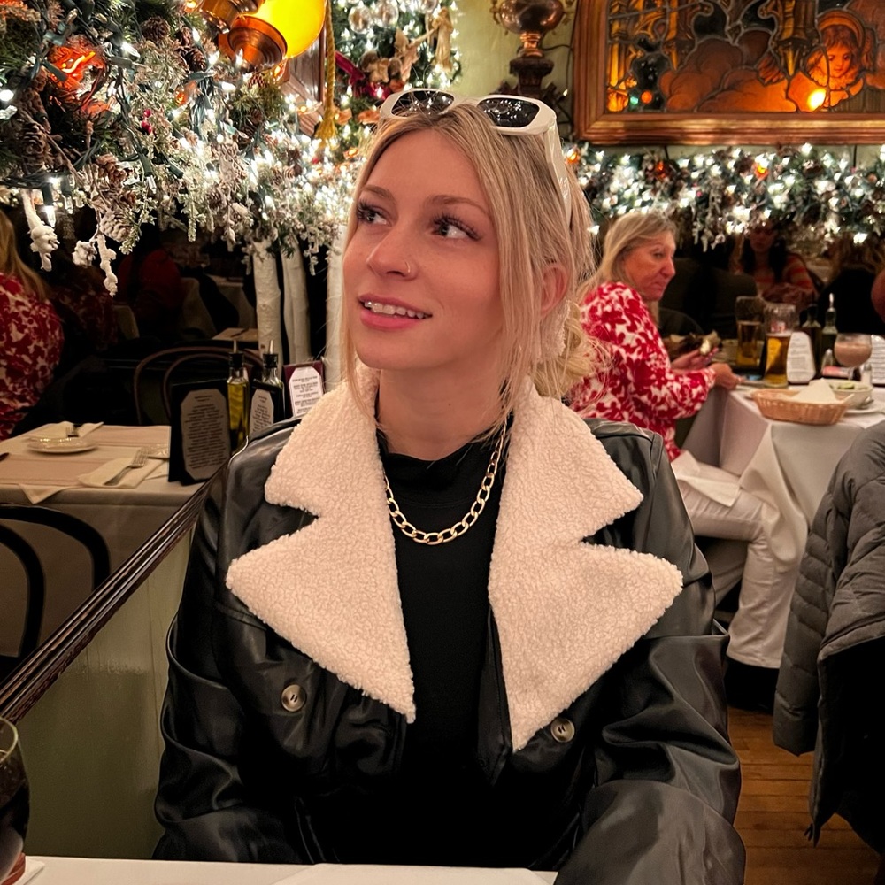 Meet your Posher, Niki